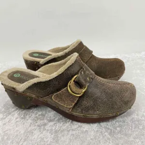 Nicole Women Size 8 Brown Clogs